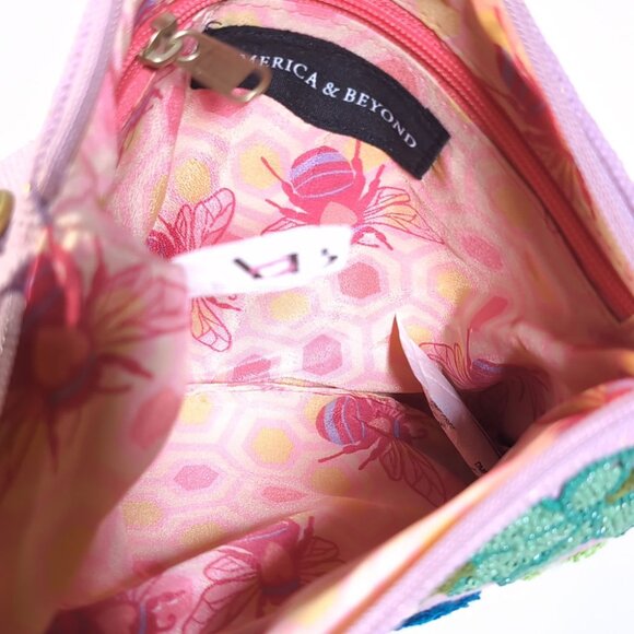 New America & Beyond D INITIAL EMBELLISHED POUCH Clutch Wrist Purse - Picture 4 of 10